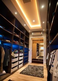 Большая открытая гардеробная комната с комбинированным наполнением Симферополь