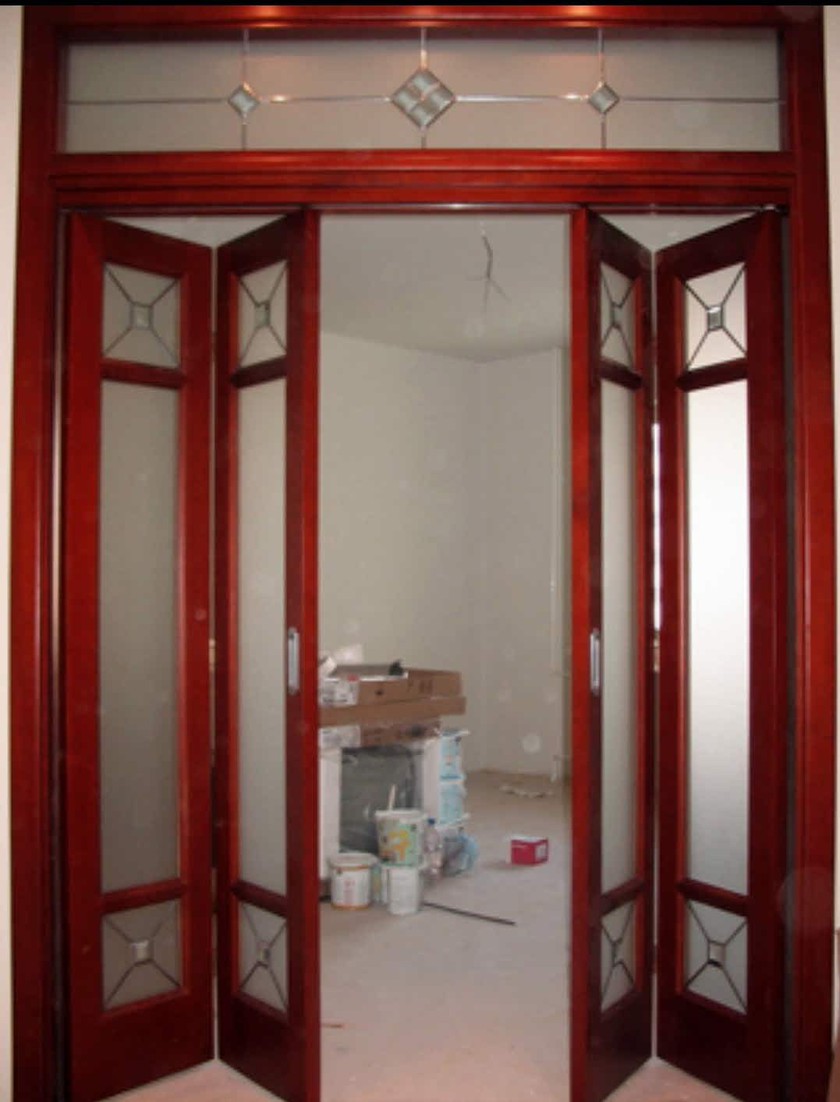 Дверь гармошка с декоративными стеклянными вставками Симферополь