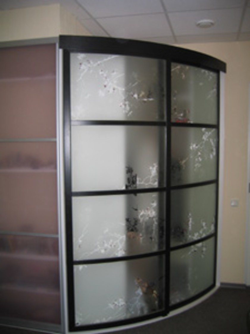 Шкаф купе радиусный с рисунком на стекле Симферополь